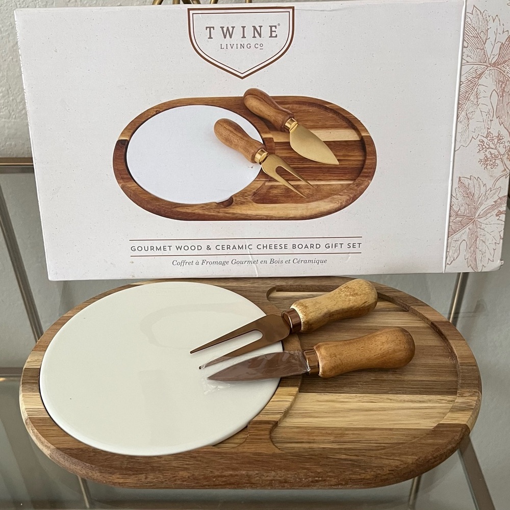NIB Twine Living Co. Gourmet Wood & Ceramic Cheese Board Set